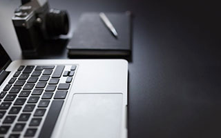 爱游戏官方论坛-_美网激战正酣：顶级明星现场较量_，美网集锦